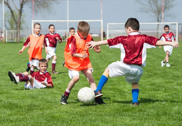 Phân tích chiến thuật phản công thành công của đội “yếu” tại World Cup 2026